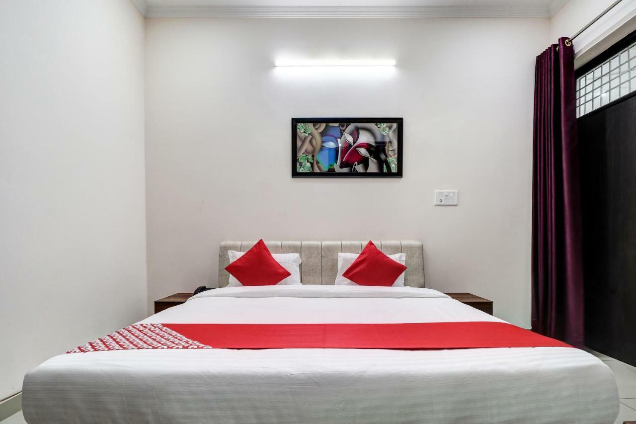 Oyo 38208 Hotel Prakash Kunj Lucknow Eksteriør bilde