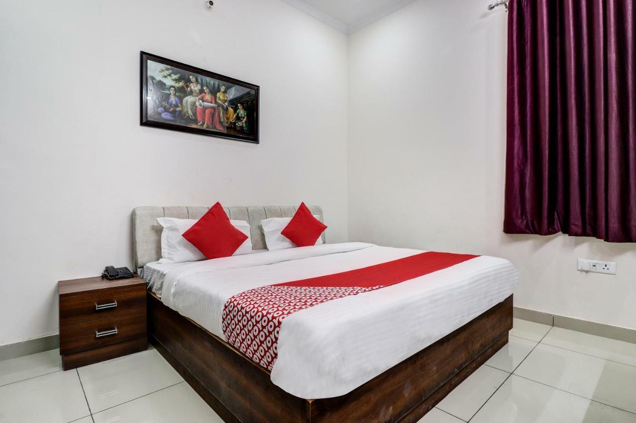 Oyo 38208 Hotel Prakash Kunj Lucknow Eksteriør bilde